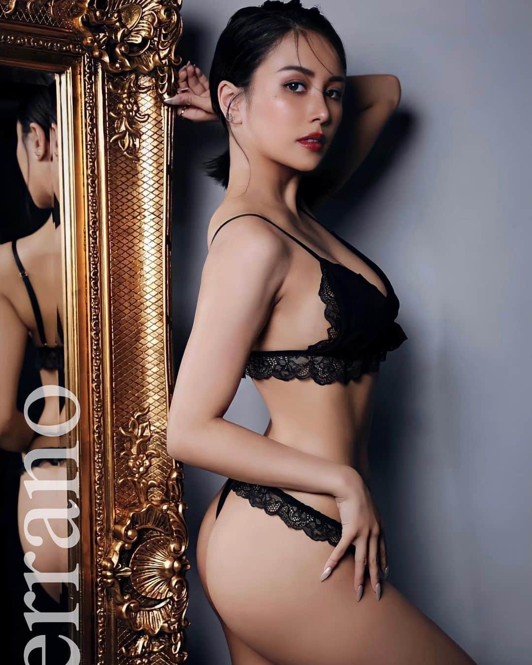 のインスタグラム：「新作発売しました @serrano_official_2019   ワイヤーなし・パッドあり  来月はガーター発売するよ！」