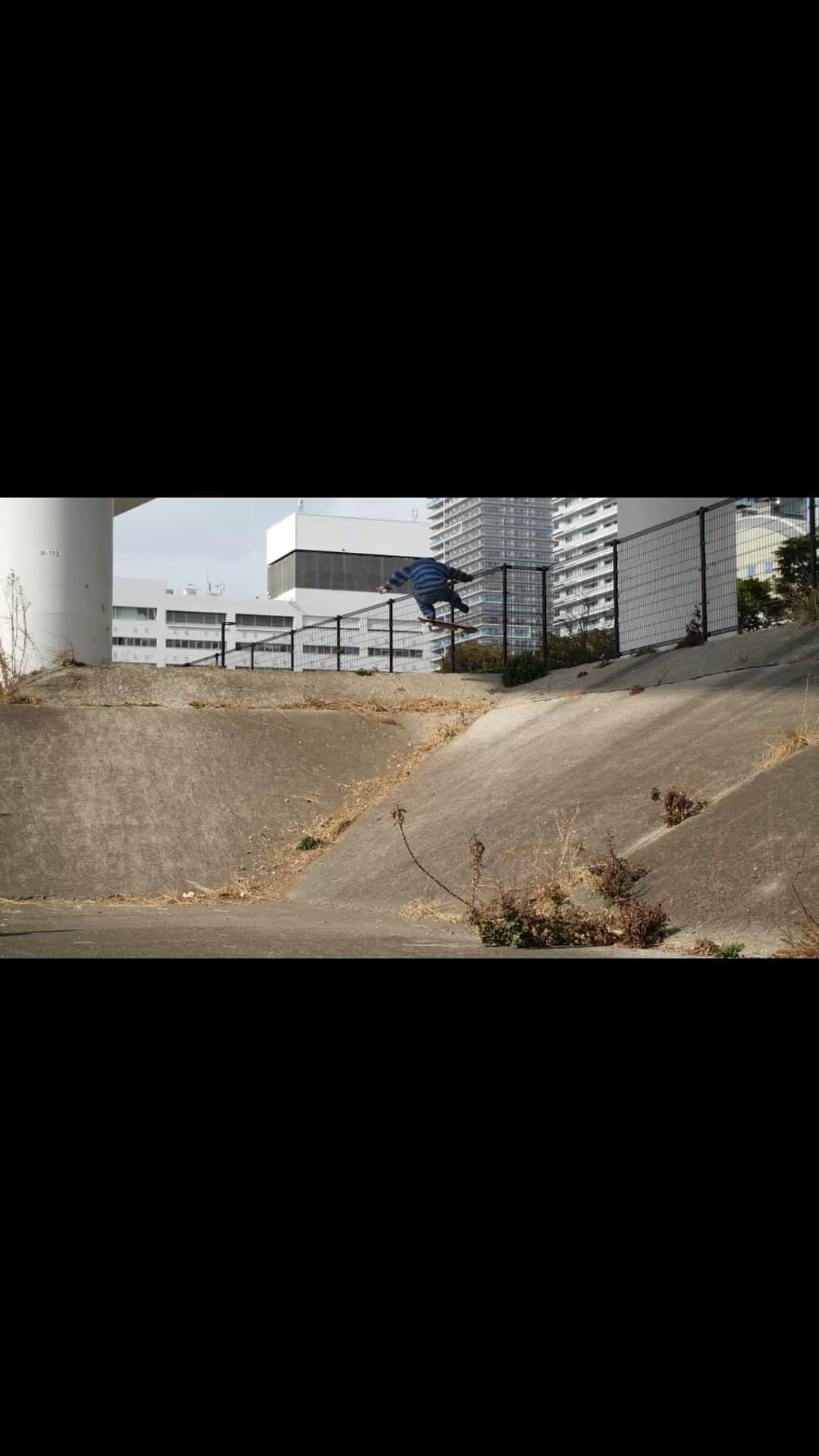 中田海斗のインスタグラム：「🇯🇵Fakie front bigspin for @levis_japan  Shot by @hidelabmov   Full  https://youtu.be/hn7gVgv8FDU  @asics_sportstyle_jp @maxallureskateboards @acetrucks @spitfirewheels @grow.since2006 #asicsskateboarding #skatebording」