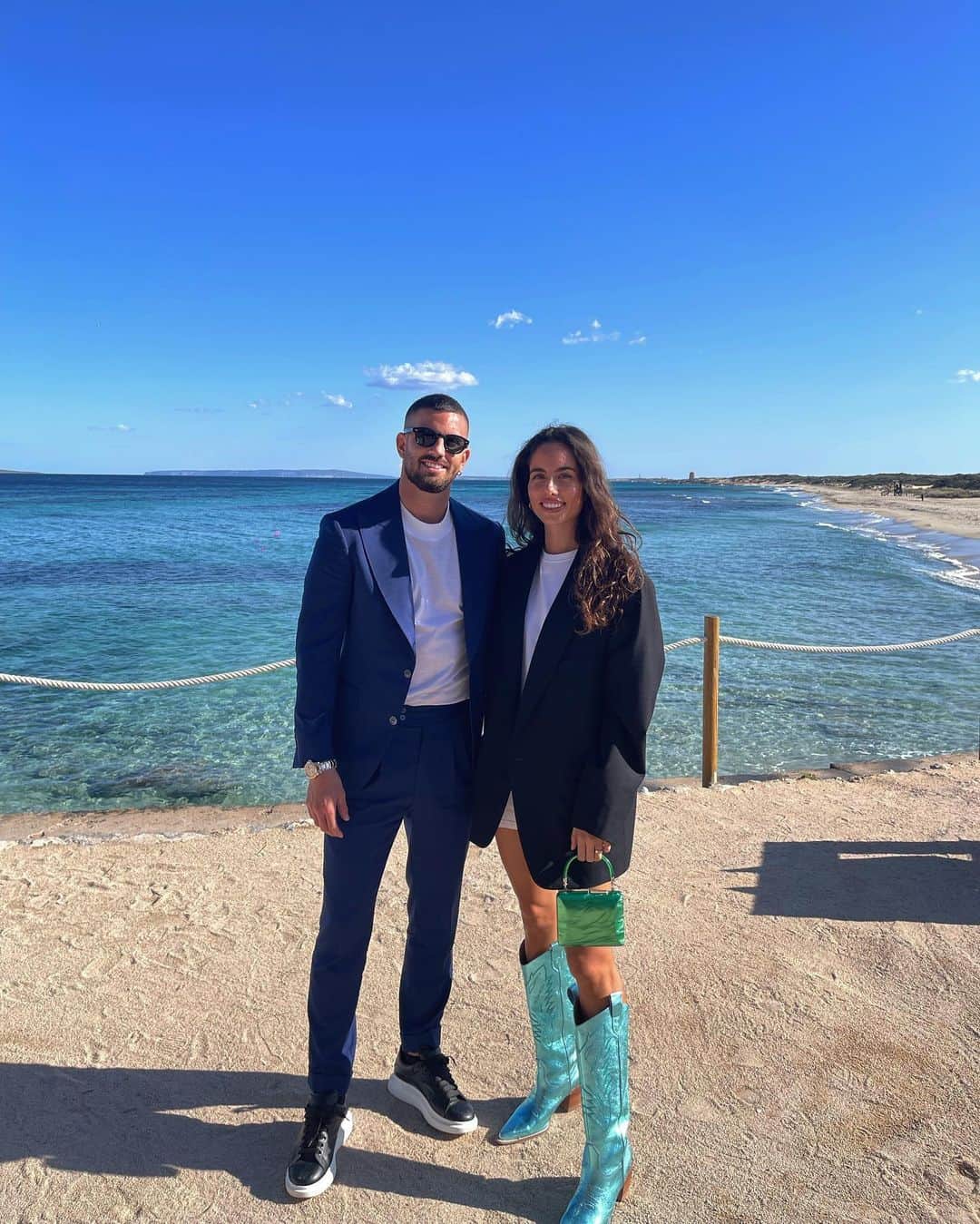 マテオ・ムサッキオのインスタグラム：「Feliz cumple mi vida!! Te amamos!! 🤍」