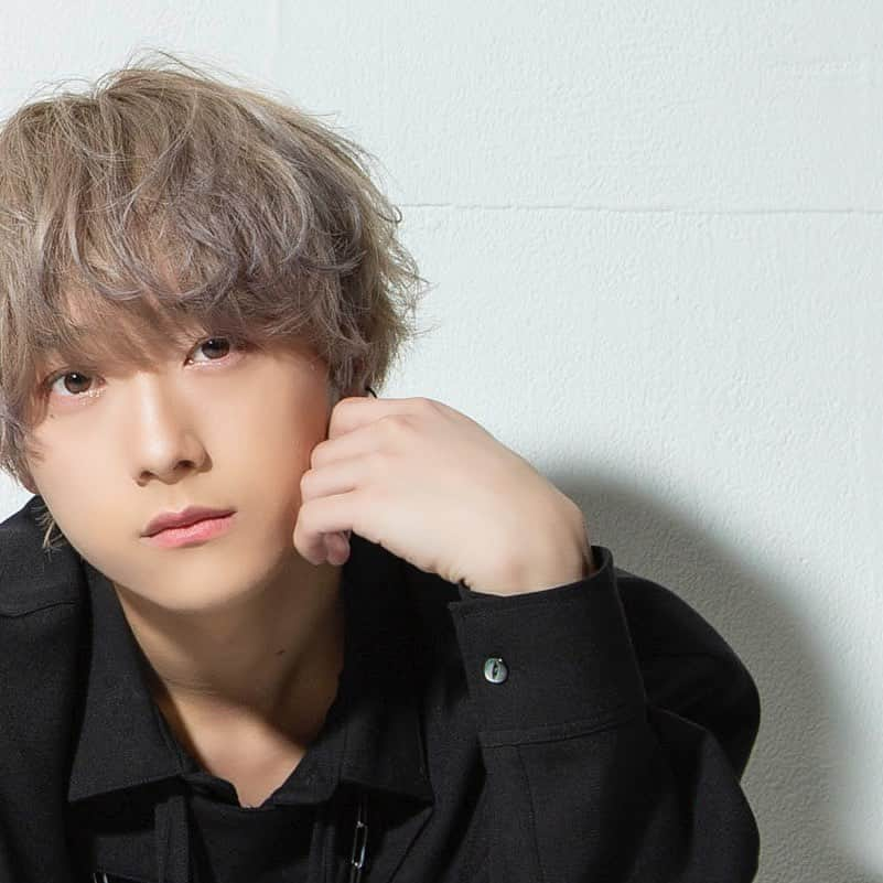 9bicさんのインスタグラム写真 - (9bicInstagram)「◾︎ . 2022.06.22(Wed) Release JUNON 8月号 《Ichikawa Keiichirou / Kunugi Minato》 Other Cut! . #9bic #キュービック #市川慶一郎 #椚三波斗」6月22日 18時04分 - 9bic_official