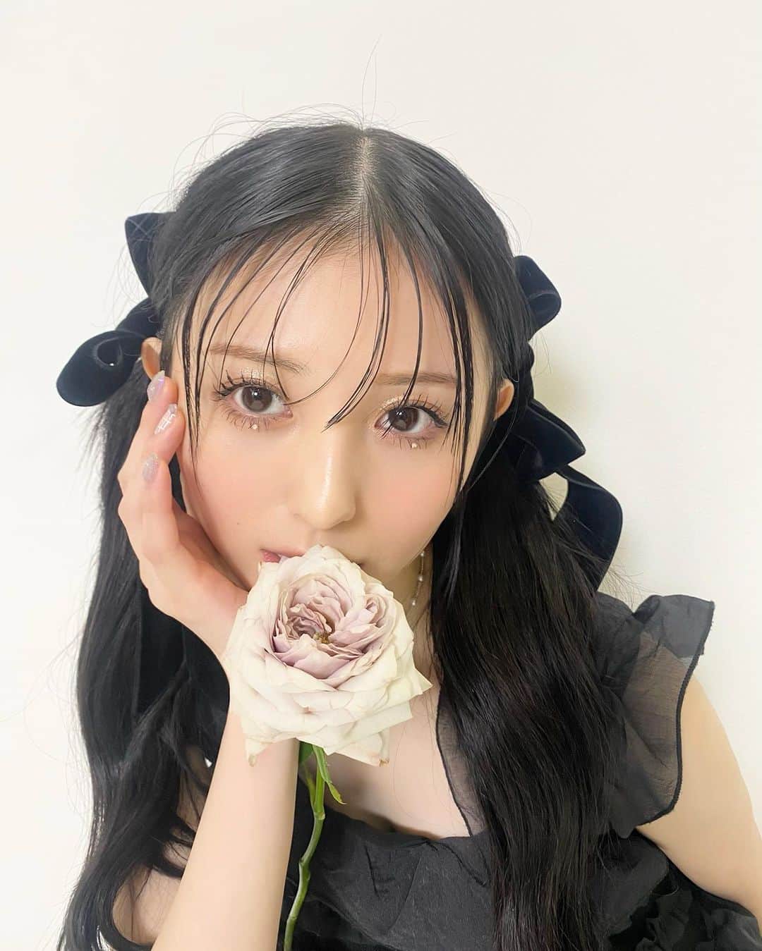 吉井美優のインスタグラム：「. ネットサイン会 沢山のご応募有難う御座いました 🐈‍⬛🖤」