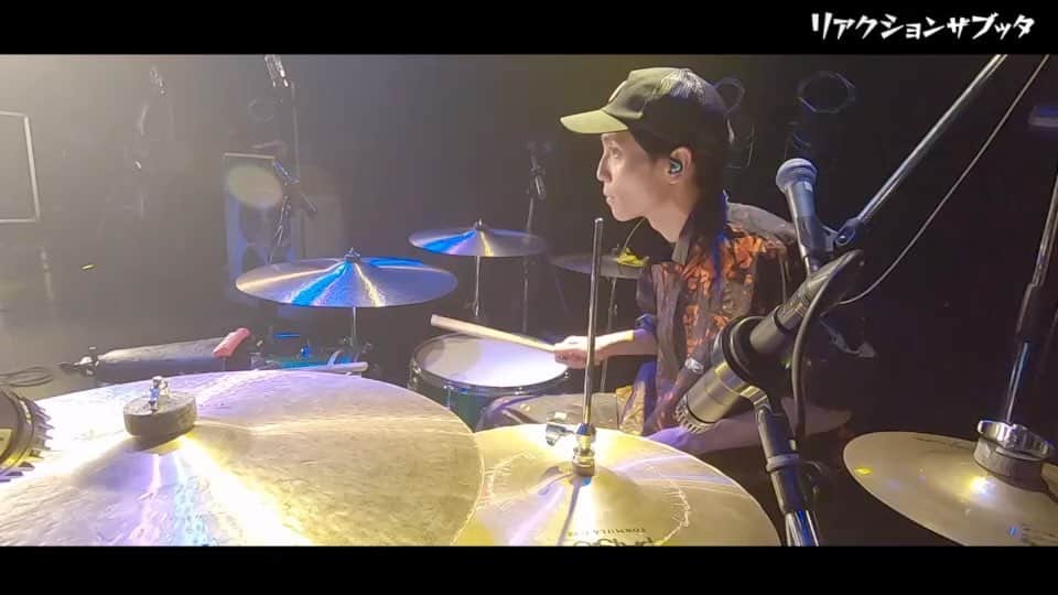 のインスタグラム：「今年の3/6のツアーファイナル O-WESTでのライブ映像です  僕らのライブは、初めての人でも楽しめるライブです。 僕らのお客さん親切な人多いし、乗り方とか楽しみ方とか周りを見渡せば教えてくれるようなお客さんで溢れてます。 この映像を見て、一歩踏み出してみようと思う方、ぜひ遊びに来てください。 ライブ会場で待ってます！」