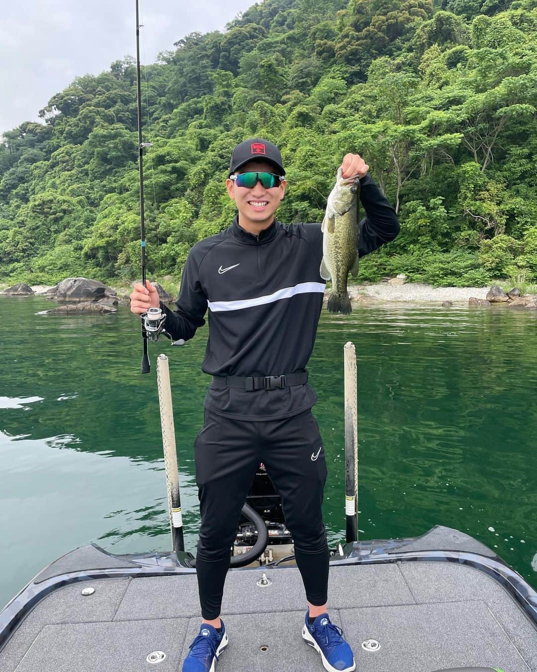 中井卓大（ピピ）のインスタグラム：「今年も獲ったどぉ🎣 毎年ありがとうございます^_^ 琵琶湖最高！！」