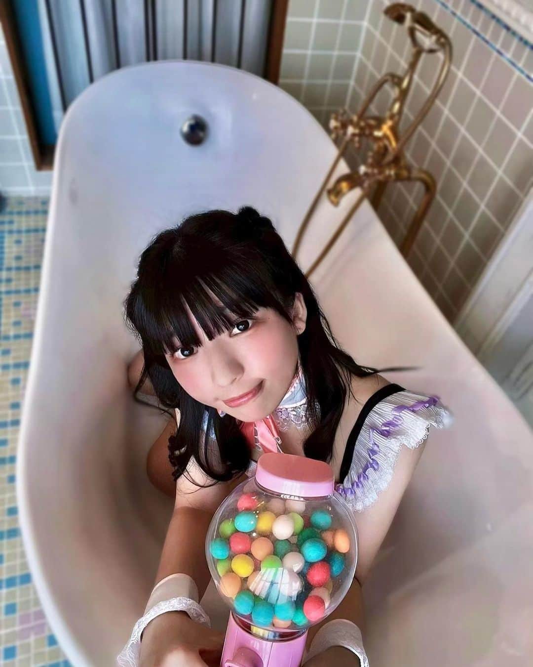 橘あかりのインスタグラム：「先日は撮影会ありがとうございました🥺 明日は平日なのですが撮影会予約全部うめてくれたみたいで本当にありがとうございます🥺💞あと週末のドレスの撮影会もうまってました🥺本当にありがとうございます🥺‼︎  インスタみてくれたり♡くれたりコメントくれたりも本当にありがとうございます💝 とっても嬉しいです！わーい\(ˊo̴̶̷̤⌄o̴̶̷̤ˋ)/ ・ ・ ・ ➡️7/2smooth浴衣野外撮影会（夏がくるんだなって気がしました🧊🫧🍧 ・ ・  #japnesegirl #japanesemodel #japan_of_insta  #グラドル  #偶像　#gravureidol #撮影会　#銭湯 #銭湯女子  #bikini #bikinimodel #bikinigirl #아이돌 #여성돌 #cute #sexy #被写体 #model #girl #여성돌 #아이돌 　  #animegirl #portrait #portraitphotography #攝影 #人像攝影　#ちっぱい」