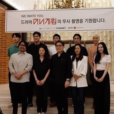 イ・ヨルムのインスタグラム：「8persons 8floors 8episods +director +배진수🖤」