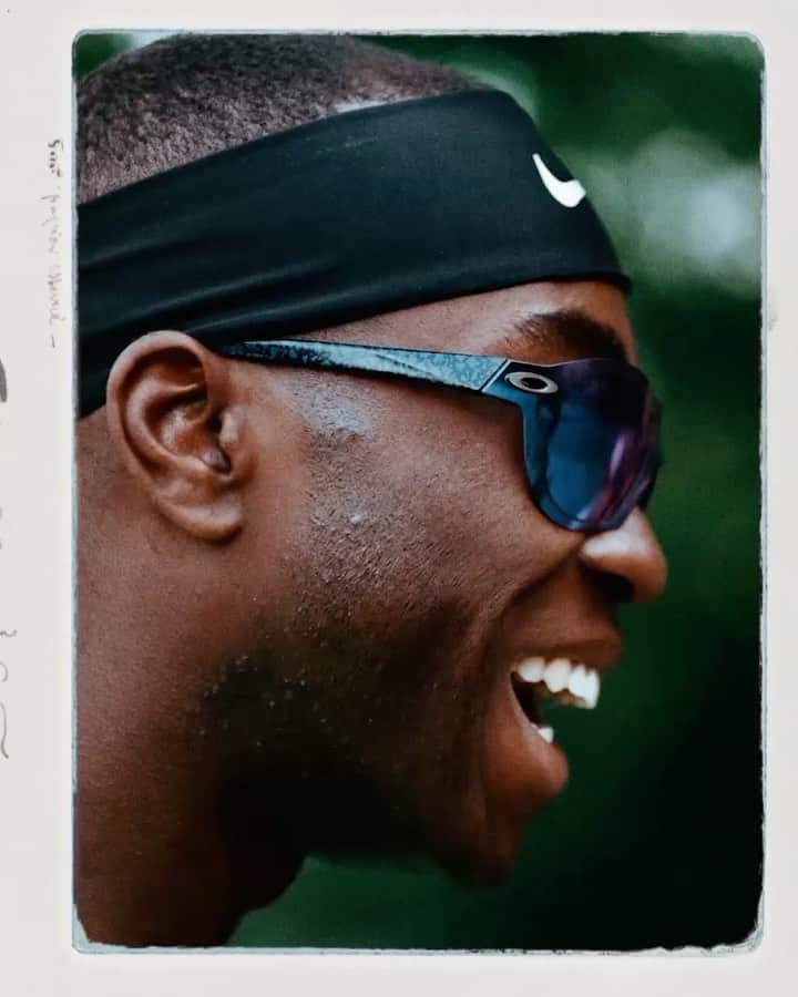 OAKLEYのインスタグラム：「The @berlinbraves stand for equity and justice in sports and their community. Sport is in their core DNA, but they do so much more to find social connection, freedom and a place of happiness every day. #resubzero #BeWhoYouAre」