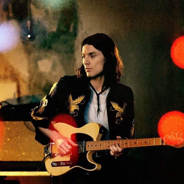 のインスタグラム：「Everybody Needs Someone, the next track from my upcoming album, Leap, is Out Friday ♥️ you can pre-order the album from the link in my bio x」