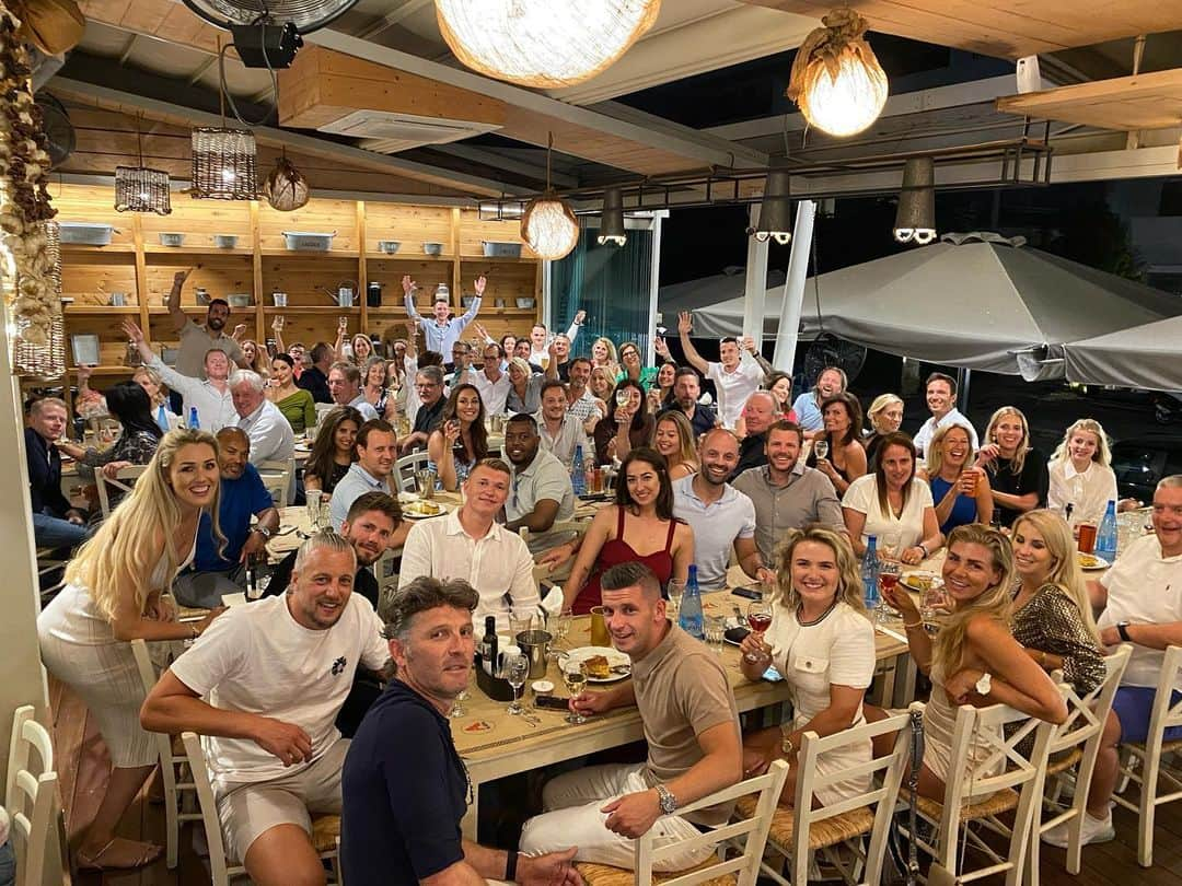 コスタス・ランプルーのインスタグラム：「Our big fat Greek pre-wedding dinner 🇬🇷🥂 We love you all!! ❤️🥰」