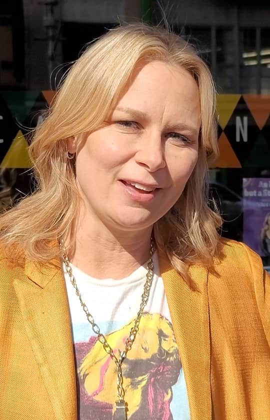 メアリー・リン・ライスカブのインスタグラム：「Happy birthday, @marylynnrajskub! See you in August!」