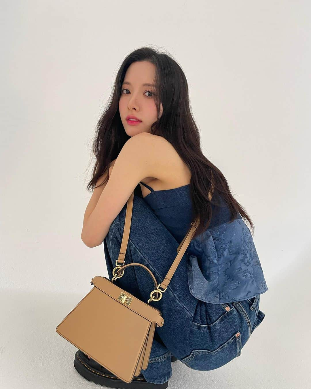 ボナのインスタグラム：「#AD @fendi #FendiPeekaboo 💛」