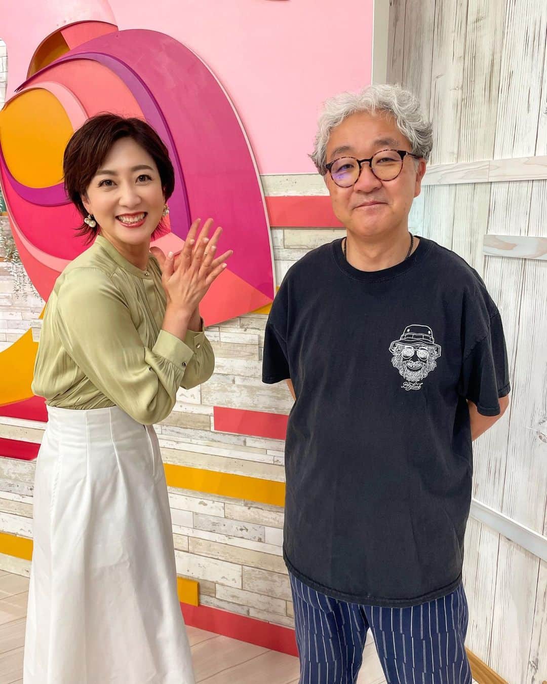 のインスタグラム：「いつも愛情いっぱいカメラを回してくれる鶴崎カメラマン🎥なんと、還暦〜‼︎  週末60歳のお誕生日を迎えられます🎉 おめでとうございま〜す😊若いです。もっとぐるぐる回しちゃってください‼︎  #若い#カメラマン#cameraman#鶴 パパ#いつも #ありがとうございます#60歳#おめでとうございます #これからも#よろしくお願いします #タダイマ#還暦 #週末#誕生日#パーティー#ですか」
