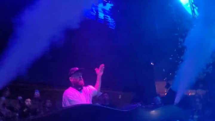 Showtekのインスタグラム：「Our new single “Welcome Back Home” goes off in the clubs! @mcambush 🔥🔥🔥」