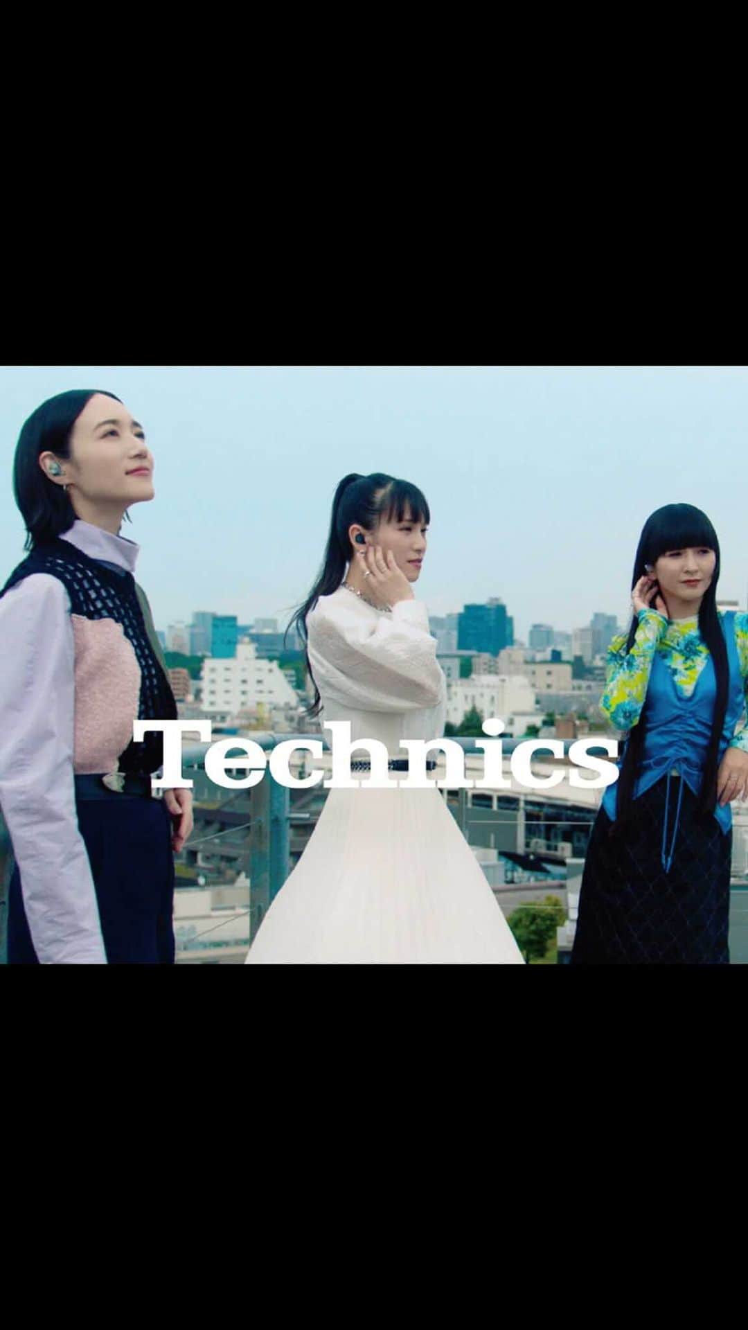 のインスタグラム：「テクニクス/パナソニック  完全ワイヤレスイヤホン 「進化する音楽体験。いい音」 キャンペーンにPerfumeが決定！  ご購入/ご応募いただいた方には オリジナルケースカバーをプレゼント🙉✨ さらに！抽選で＜生配信＞限定音声コンテンツにご招待🎧✨  ぜひ、テクニクスの製品で、PerfumeのNew Album「PLASMA」をご体験ください！  【キャンペーン期間】 ◎購入期間：2022/7/1（金）〜9/14（水） ◎応募期間：2022/7/1（金）～9/30（金）16:59まで  詳しくはストーリーズのリンクから！  Perfume confirmed to be on Panasonic/Technics true wireless earbud PR campaign! Enjoy Perfume’s new album “PLASMA” with Technics products🎧  #prfm」