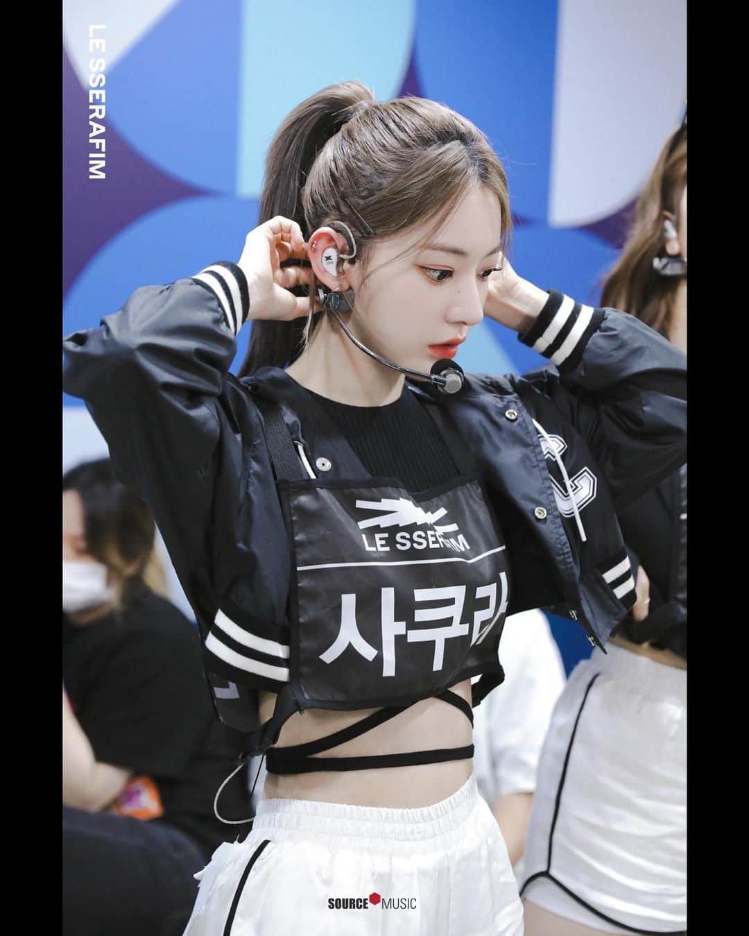 h3artbrak3rsのインスタグラム：「… #SAKURA #미야와키사쿠라 #사쿠라  #宮脇咲良 #咲良  #LE_SSERAFIM #르세라핌」