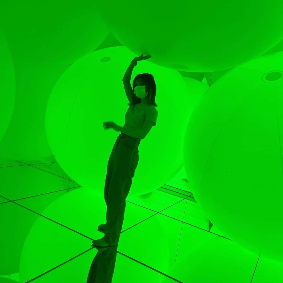 増井みおのインスタグラム：「緑すぎな空間 #ハルク　 #チームラボプラネッツ　#チームラボ豊洲　#teamlab」