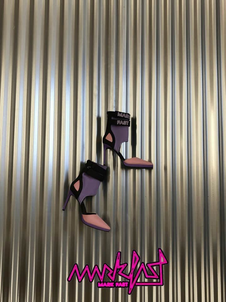 マークファストのインスタグラム：「Mark Fast knitted heels 🖤⛓💜  - - - - -   #fashion #markfast #shoesaddict #trending #know #aesthetic #pourtoi #fyp #dance #rave #techno #dj #trend #frenchtechno #technogermany #grunge #pov #ravehack #lifehack #vendex #shoe #guys #girls #knitboot #shoeslover #boot #comfort #sportswear #sotd #goth」