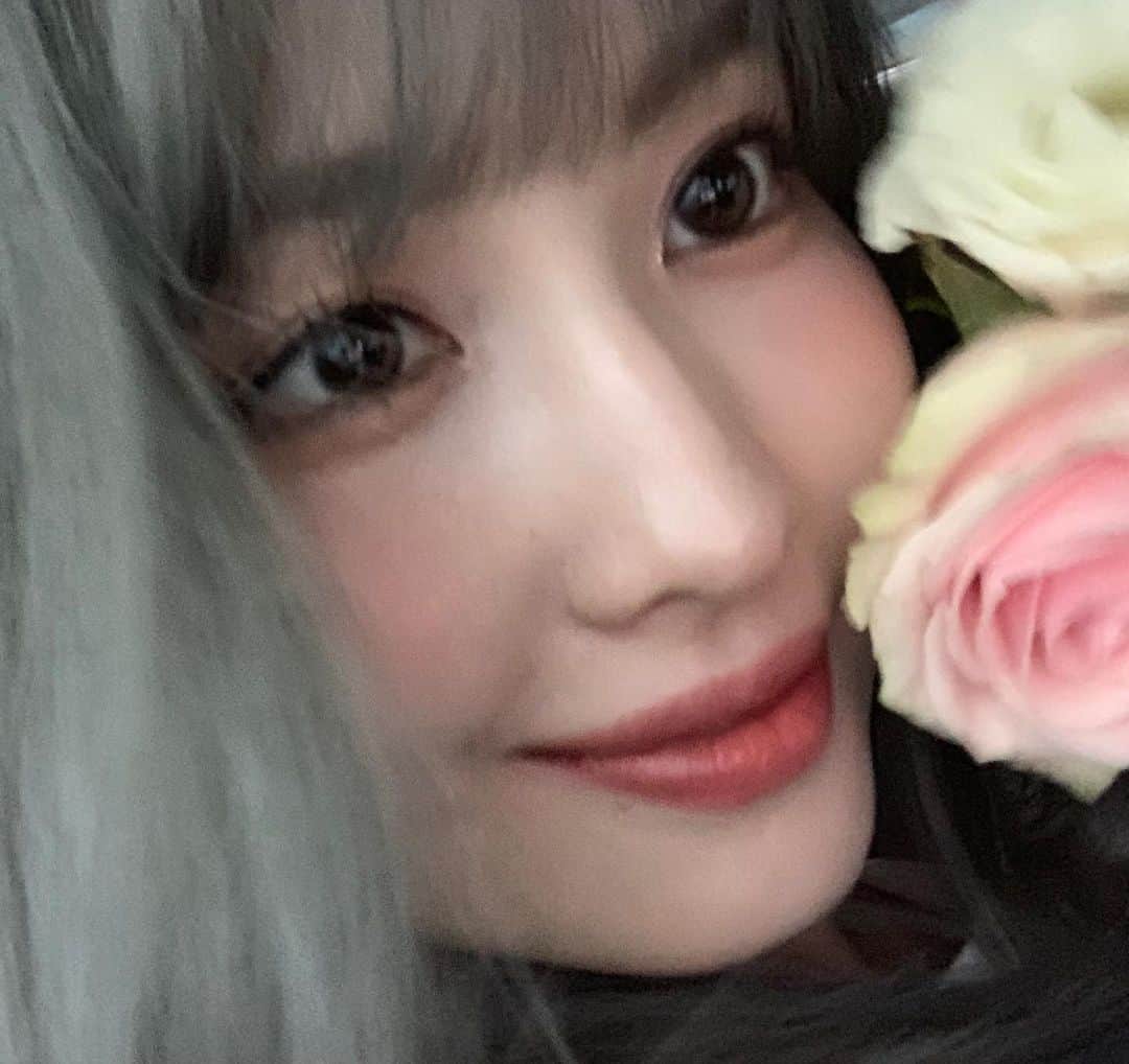 もものインスタグラム：「퇴퇴퇴근🦈🦈」