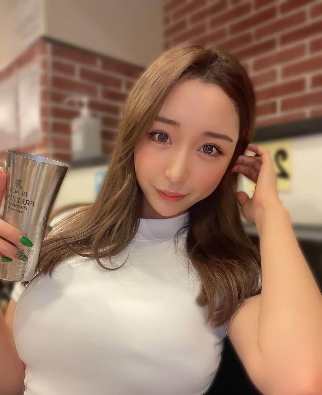 石田みかのインスタグラム：「食事会予定多すぎるけど食欲には勝ててる🫣 . . ただ、逆算したら焦ってきたので 今ある予定だけでとりあえずストップで🥲 . . 大会終わったら美味しいもの 少しづつ食べさせてください☺️✨ . . . #筋トレ女子  #フィットネスウェア  #japanesegirl #japanese #tokyo #日本女孩 #我的最愛」