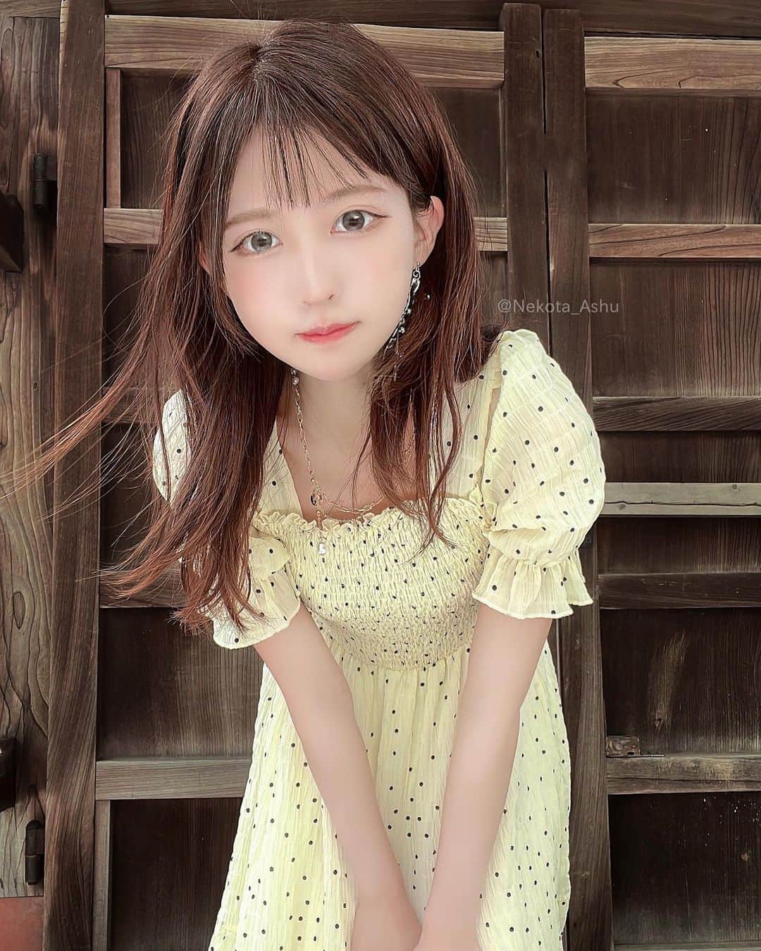猫田あしゅのインスタグラム：「シアー生地が涼しげで夏っぽい🌻 .  sheer dot long one-piece‬ . バルーンスリーブとふんわり揺れるロングスカートが可愛い🪞 . @hollyjelly_official  . #ワンピースコーデ #ワンピース #hollyjelly #springfashion #夏コーデ #夏先取りコーデ コーデ#fashion #ヘアアレンジ #夏服 #毎日コーデ  #ホワイトコーデ  #服 #アパレル#hairstyle #モノトーンコーデ #デート服  #selfie #hair #code  #ブラウス #ファッション #コーデ #シャツ #shortstyles  #ootd #ootdfashion  #shoes  #アクセサリー  #夏メイク  #コスメ」