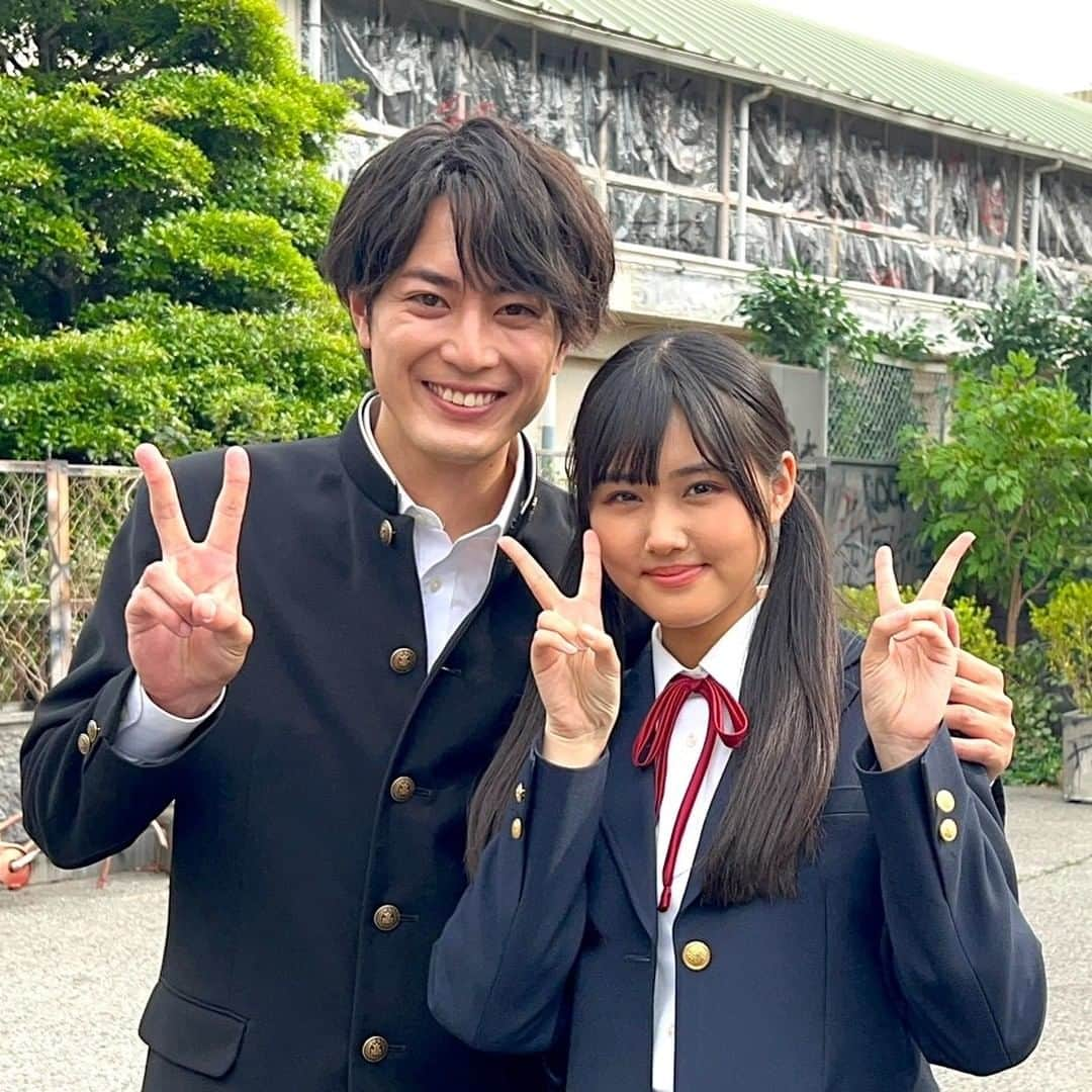 ナンバMG5のインスタグラム：「.  押忍ッ👊  見逃し配信中の #ナンバMG5 最終回から⬇️ https://tver.jp/episodes/ephg2o3q8z  シャバい剛と吟子の2ショット  2人の笑顔、マジでイイ〜ネ👉  Twitterの別カットも見てな〜  #間宮祥太朗 #原菜乃華 #オフショット #全開バリバリでアリガト編は29日水曜よる10時 #フジテレビ」