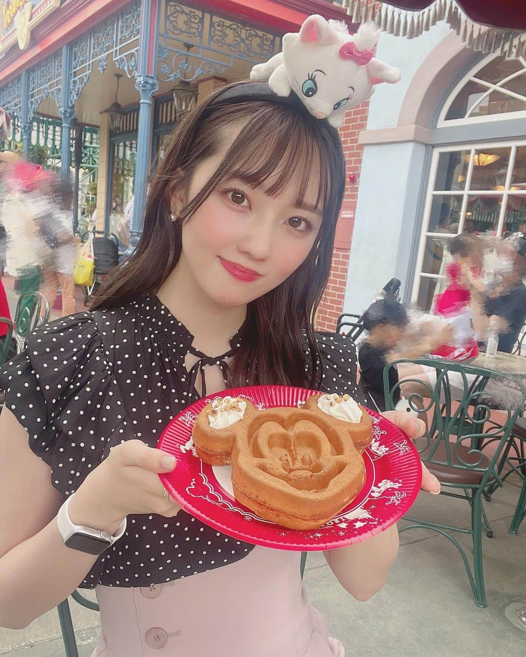 川平朱莉のインスタグラム：「ずっと食べたかったよおおおお😭❤︎  #グレートアメリカンワッフルカンパニー」