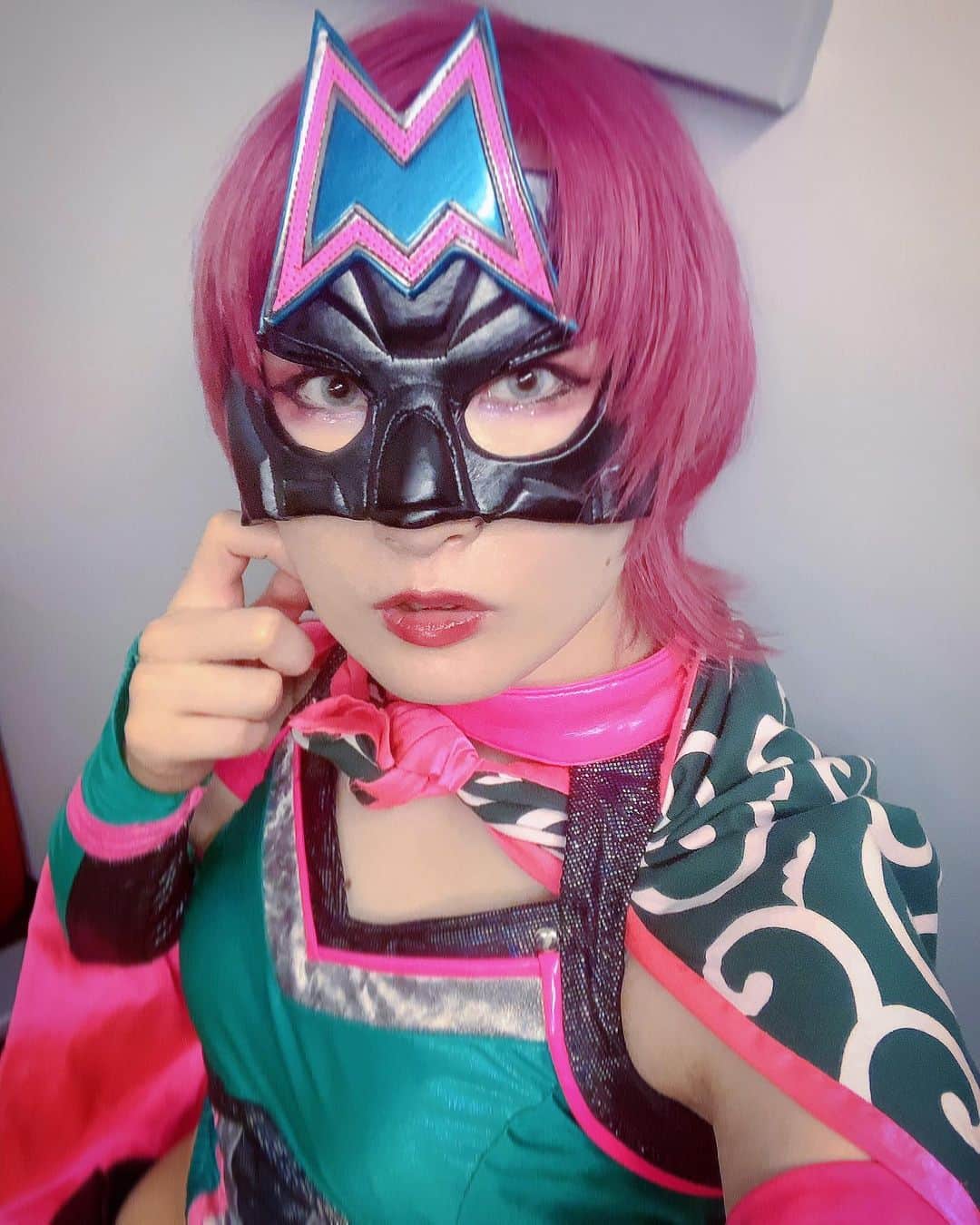 ハイパーミサヲのインスタグラム：「My hair has grown longer.」