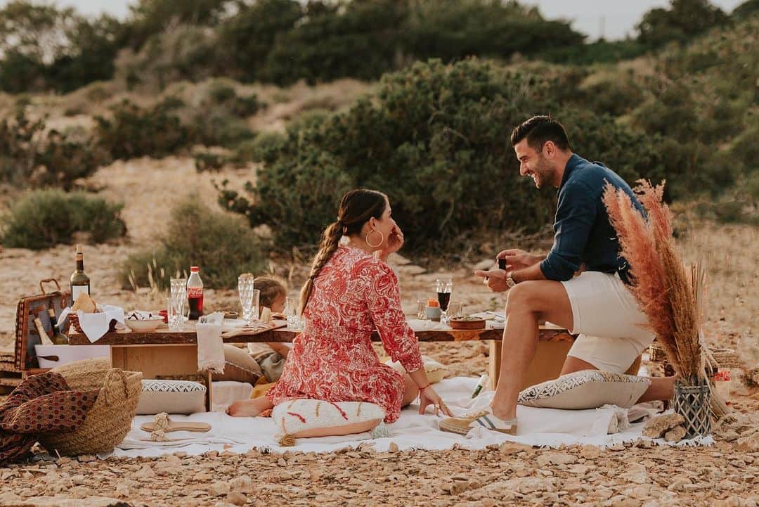アントニオ・バラガンのインスタグラム：「Cumpliendo sueños juntos  💍🫶🏼✨」