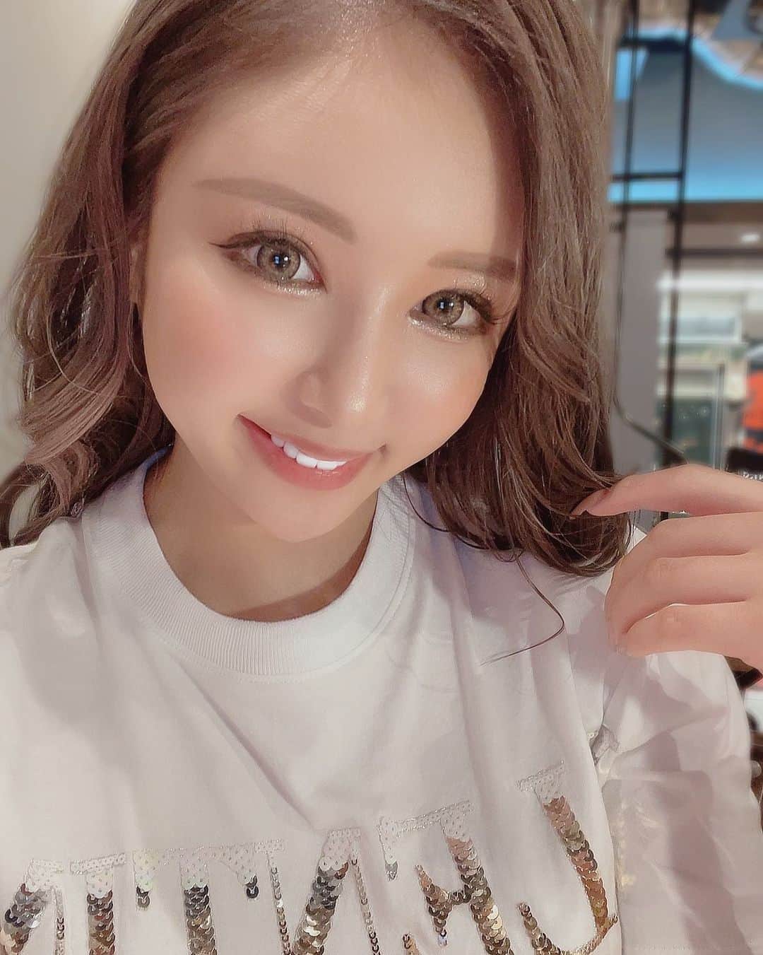 藤咲ひなたのインスタグラム：「最近全く更新してなかった笑笑  なんかいい写真とれなーい😔😔 髪ロングにしてみました🙆‍♀️  夏がついにやってきた🌻🌻」