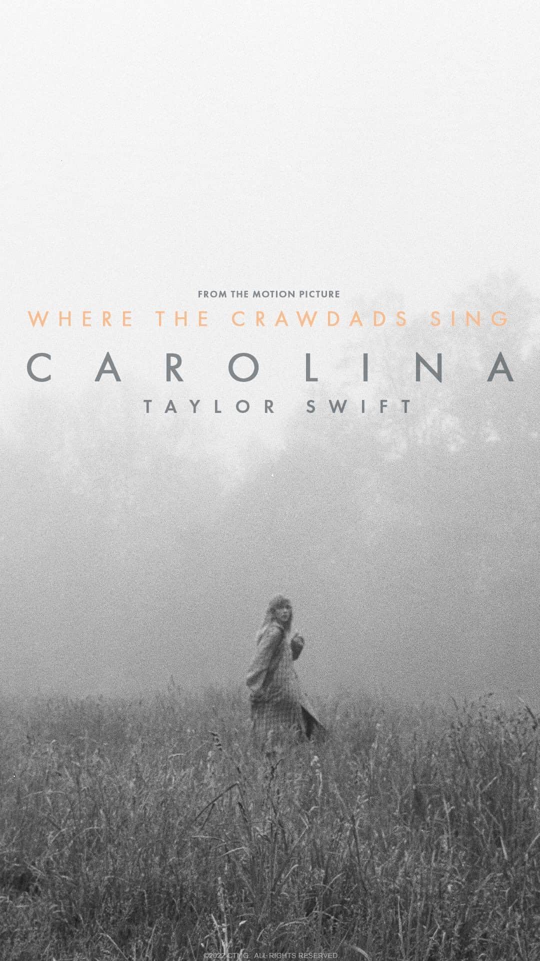 テイラー・スウィフトのインスタグラム：「About a year and half ago I wrote a song about an incredible story, the story of a girl who always lived on the outside, looking in. Figuratively and literally. The juxtaposition of her loneliness and independence. Her longing and her stillness. Her curiosity and fear, all tangled up. Her persisting gentleness… and the world’s betrayal of it. I wrote this one alone in the middle of the night and then @aarondessner and I meticulously worked on a sound that we felt would be authentic to the moment in time when this story takes place. I made a wish that one day you would hear it. ‘Carolina’ is out now 🥺」