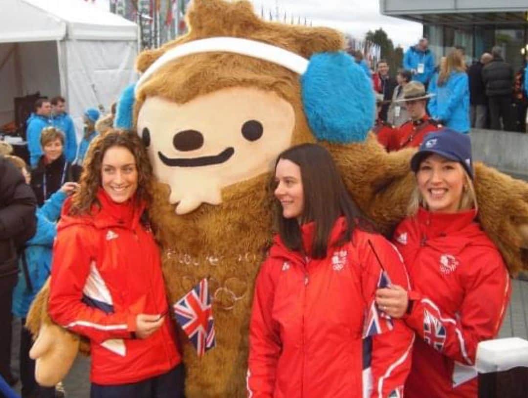 シネイド・ケアーさんのインスタグラム写真 - (シネイド・ケアーInstagram)「Happy Olympic Day…🎉 Turin 2006 and Vancouver 2010 #olympicday #teamgb #britishiceskating」6月24日 13時22分 - sineadskate