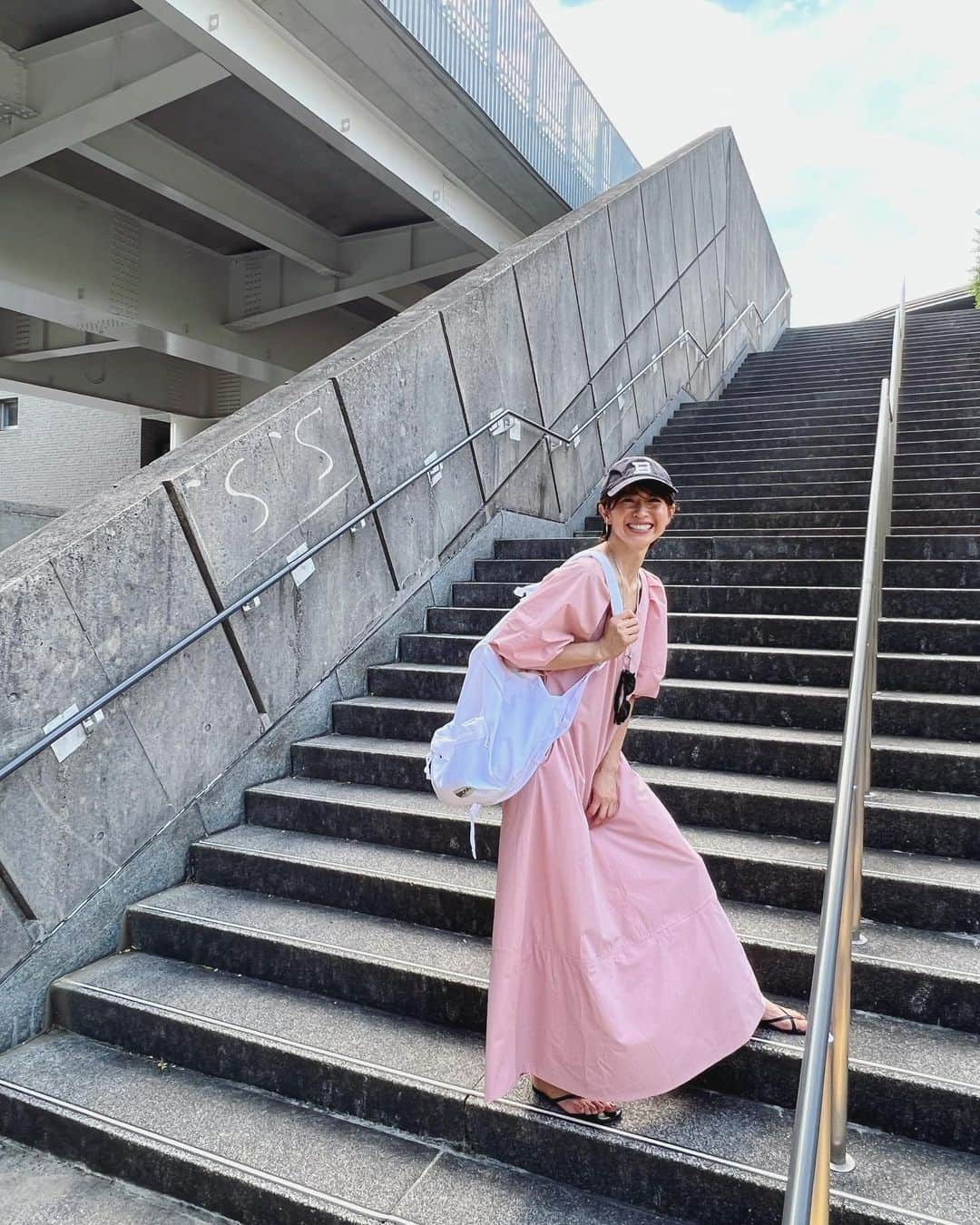 畑野ひろ子のインスタグラム：「今日の　#ootd   @junsatoidea ちゃんのコラボワンピ💛  @third_magazine 展示会でオーダーしていた バックパックで」