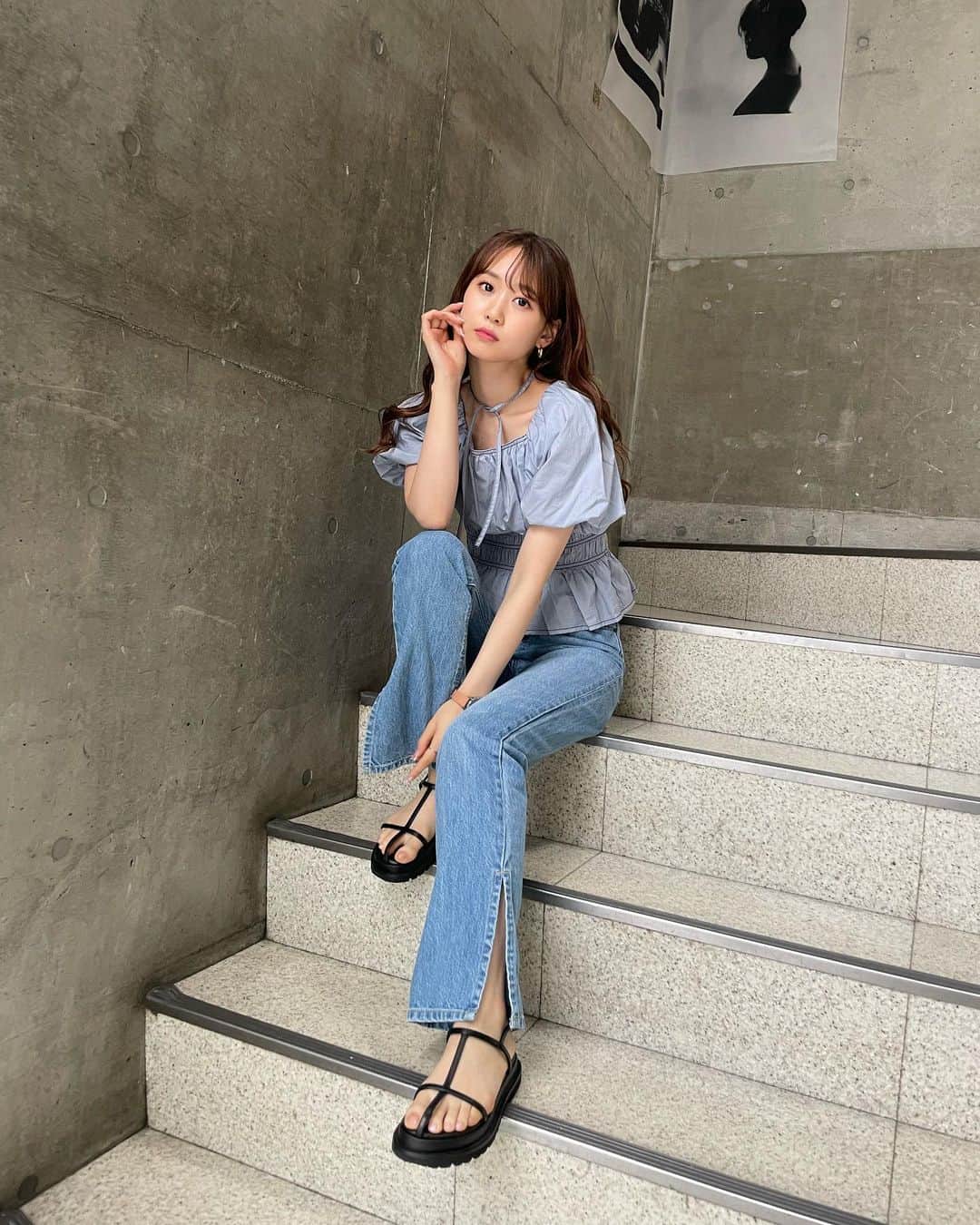 芹澤優のインスタグラム：「・  💙  #raybeams  #hm #hewn  #beletokyo   可愛く撮れたから鼻血出血大サービスで大放出💘  コストコテレビで特集してると本当にお腹空く〜肉にかぶりつきたい🫠」