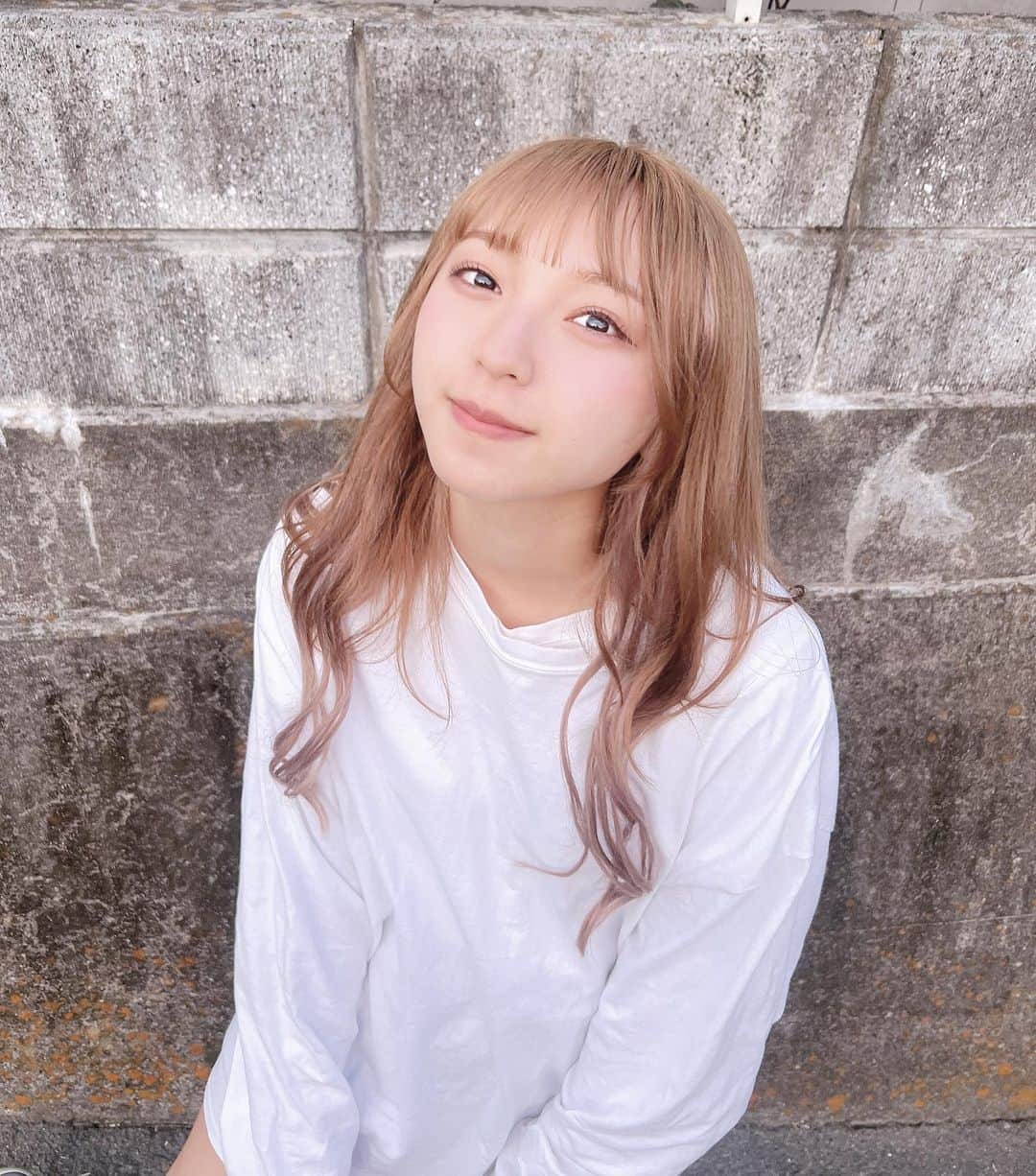 のインスタグラム：「ちょっと前の写真🫧 . . 今日は暑かったね（外出てないけど） 7月3日のライブまであとちょっと！ 皆様にお会いできるの楽しみにしてます✈️夏がやってくるぞー🌻」