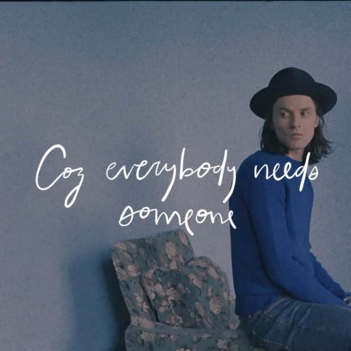 のインスタグラム：「In these last couple weeks before Leap arrives, I want to share one more song with you. It’s called Everybody Needs Someone. I love this song so much. I know in hindsight that despite lots of fun work and touring back in 2019 I wrote this song because I was feeling lost and alone. The feeling came like a quiet tidal wave. It really threw me around for a while. But thanks to the people closest to me in my life, I made it through that time. They know how to hold me up when I’m down. I hope you all love this song too. So excited for you to have it x  @davecobb7 - producer, percussion. Me - lead and backing vocals, guitars. Lucy Smith - backing vocals. @dfthorp - engineer.  @natesmithdrums - drums, percussion. @philthechandler - keyboards, piano, synths. @brianonbass16 - bass. Philip Smith - recording engineer. Mixed by Tom Elmhirst. Mastered by Bob Ludwig.  Written by me, @plested and Mus and James at @mojammusic .」