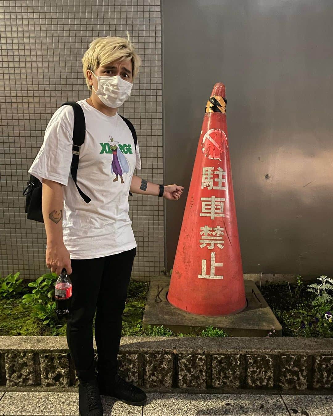 PDRさんさんのインスタグラム写真 - (PDRさんInstagram)「The worlds biggest traffic cone?…or maybe I’m just really short🥹」6月24日 18時17分 - duncanthegreat