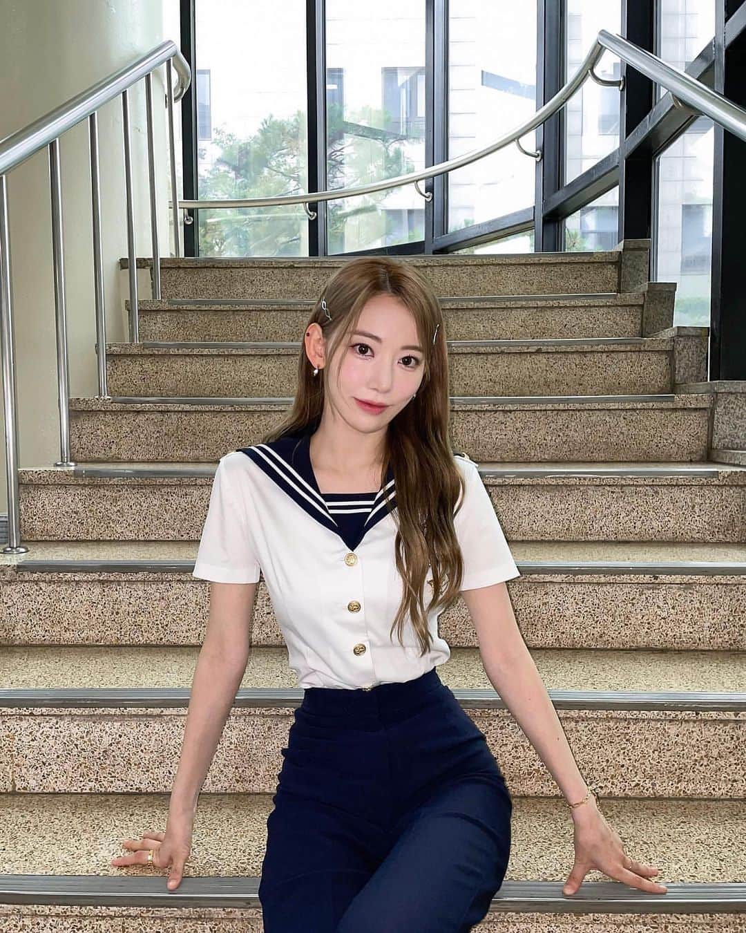 h3artbrak3rsのインスタグラム：「#repost @39saku_chan via @PhotoAroundApp  . 🐬☁️🐠🛳🫧🛟  #SAKURA #미야와키사쿠라 #사쿠라  #宮脇咲良 #咲良  #LE_SSERAFIM #르세라핌」