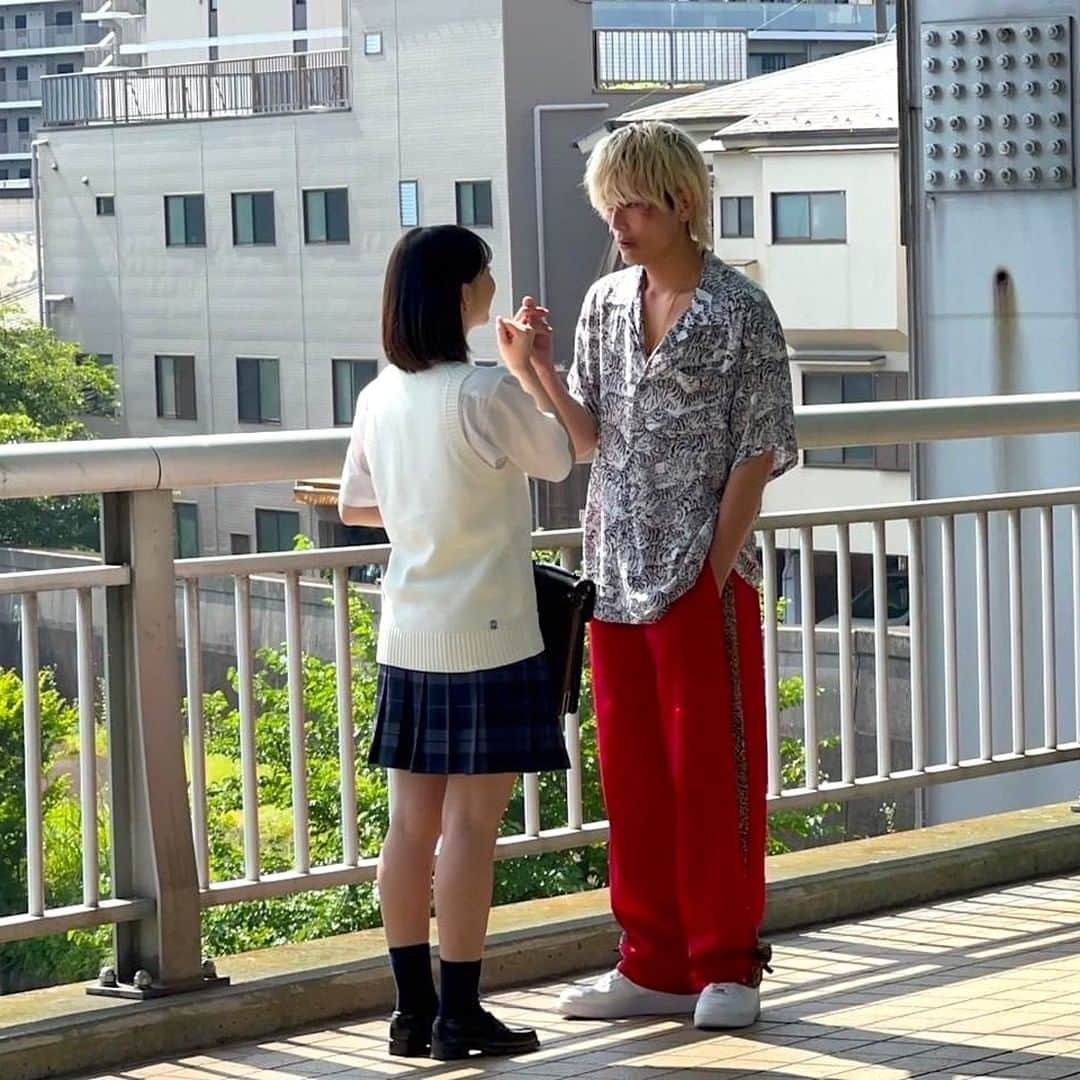 ナンバMG5のインスタグラム：「.  押忍ッ👊  見逃し配信中の #ナンバMG5 最終回で⬇️ https://tver.jp/episodes/ephg2o3q8z  「もうケンカはしない」と剛が藤田さんと約束をするシーン  2人の距離感にキュンとしなかった❓ ピュアな感じがイイ〜ネ👉  #間宮祥太朗 #森川葵 #指切りげんまん #全開バリバリでアリガト編は29日水曜よる10時 #フジテレビ」