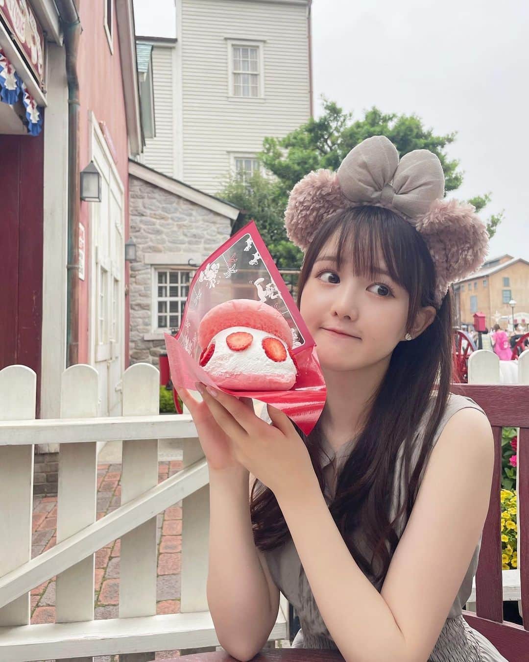 のインスタグラム：「たくさん写真ある〜〜！ とにかくめちゃくちゃ食べました🤤🍽 ⁡ ⁡ ⁡ ⁡ #TokyoDisneySea #東京ディズニーシー #ディズニーフード #ディズニーカチューシャ」