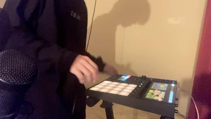 のインスタグラム：「宝の持ち腐れなので最近ちゃんと使い始めた。むずぅー。  #maschinemk3」