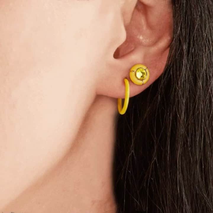のインスタグラム：「Stack it loud and proud. #earringstack」