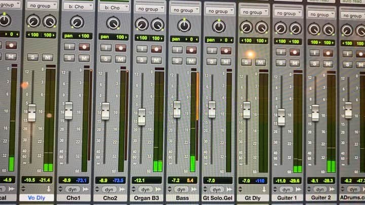 浅田信一のインスタグラム：「SMILE新曲DEMOちょい出し 「ドライブ2」🚙」