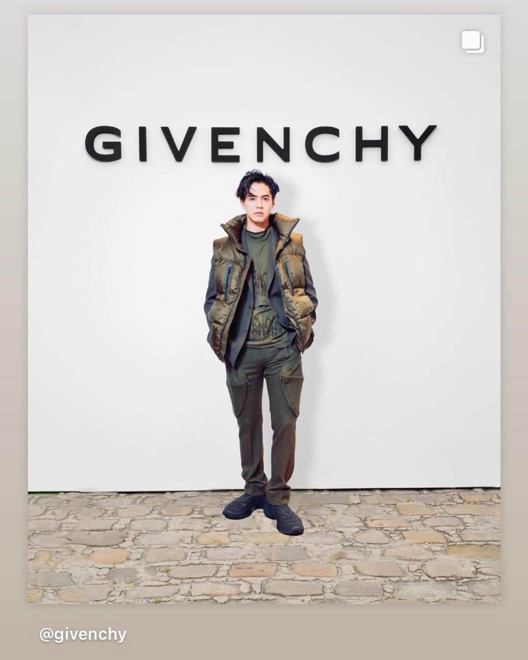 片寄涼太のインスタグラム：「@matthewmwilliams 's spring/summer 2023 show for @givenchy 🖤  Amazing show!!! 🎶🔥  #givenchy #givenchyfamily #givenchyss23」
