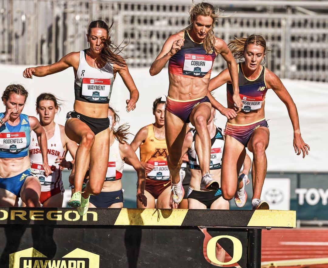エマ・コバーンのインスタグラム：「Big Q. Onto the final on Sunday ✅ UPDATE: the race schedule changed because of hot temps on Sunday, so the steeplechase final is now at 11:15am PT. (pic @justinbritton ) #teamnb #teamusa #usatf #usachampionships」