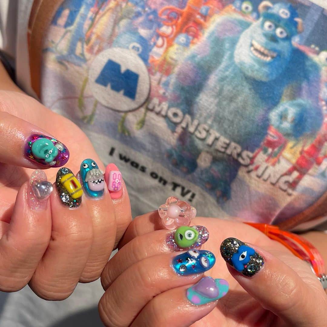 HANAのインスタグラム：「カーワーイーイー🥺💘  @kyalulu_nailstudio 💕💕💕💕 リエさんネイル❤️ ほんまに世界いちっっっ🥳  3Dの再現度が本当に高すぎて🥺🥺 毎日ネイル眺めてにやにやしてます😘♡ いつも本当にありがとうございますっ！！❤️」