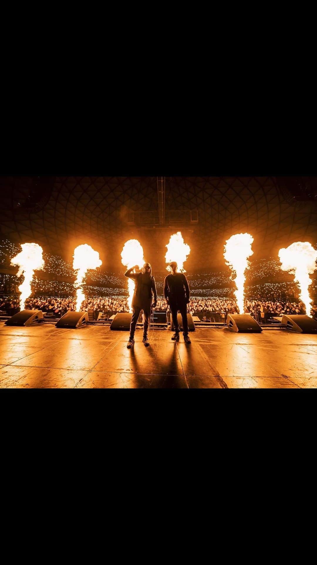 ヤンデルのインスタグラム：「🔥Recap de los 3 show en Chile 🇨🇱  @wisin @wisinyyandel #Wisin #wisinYyandel #Yandel #laultimamision | 🎥 @oscarmena」