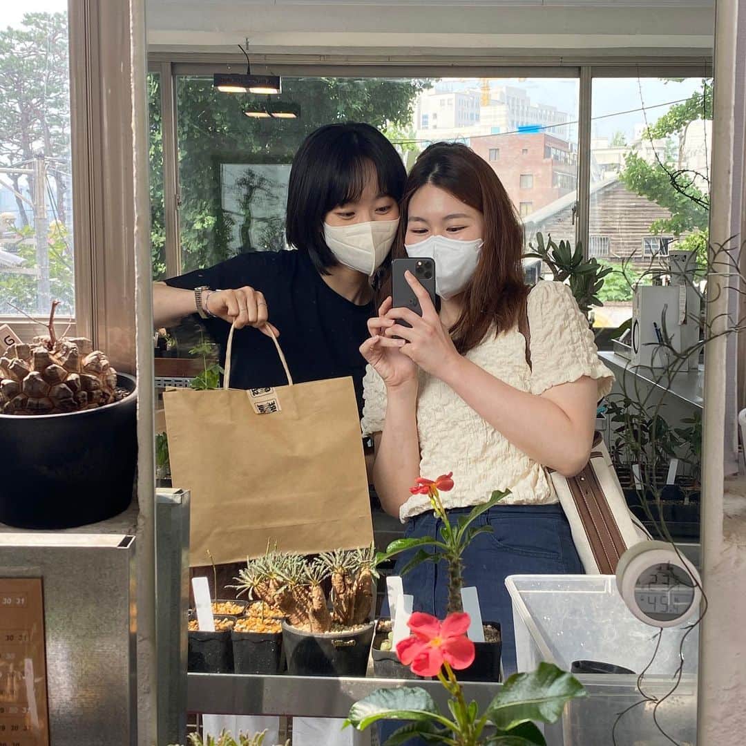 ウォン・ジナのインスタグラム：「우리 집으로 가자🪴」
