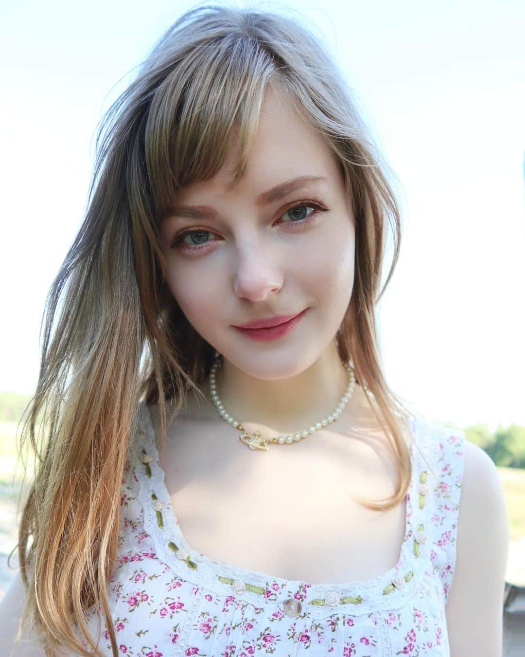 Ella Freyaのインスタグラム：「I’m too old for switching time zones lol.  I’m a little bit adjusted to Japan time now, but I have always had trouble sleeping regularly and time differences just make it harder.  Ah and it’s super hot in Tokyo right now !! What’s the weather like in your country ?? #rant 😩 #insomnia #japan」