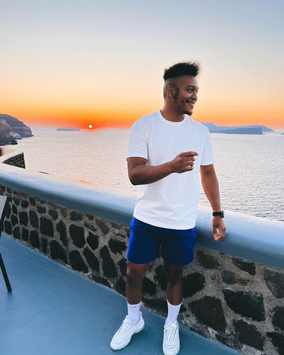 松島幸太郎のインスタグラム：「ここは絶対また来るだろう🇬🇷  See you soon😉  #santorini  #greece」