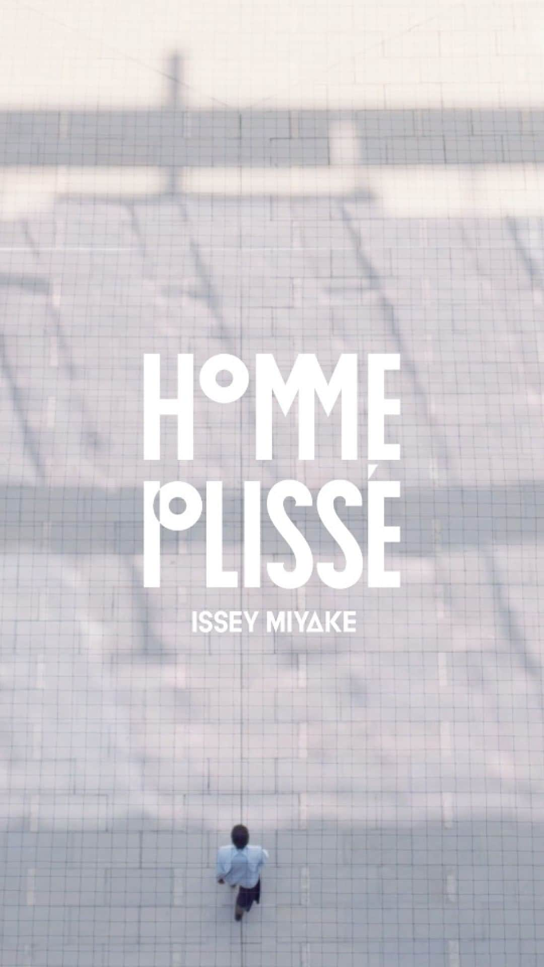 HOMME PLISSÉ ISSEY MIYAKE Official Instagram accountのインスタグラム：「Highlights from SPRING SUMMER 2023 COLLECTION  Check the full video.  #hommeplisse_isseymiyake #hommeplisse #isseymiyake」