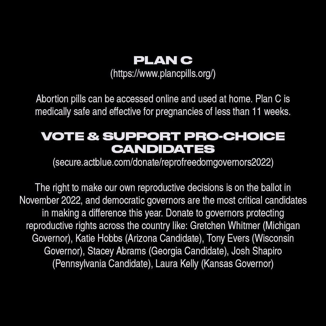 ダコタ・ジョンソンさんのインスタグラム写真 - (ダコタ・ジョンソンInstagram)「What fresh hell is this?   We have put together a list of resources and access information in light of Roe V Wade being overturned.   We will be consistently updating and detailing these resources. Share them far and wide.   Now that reproductive rights are a state to state issue, THE MOST IMPORTANT THING is that you get out and vote for pro choice candidates all the way down the ballot in your local, primary, and general elections.  Linktree in bio for easy access to the above information.」6月25日 21時29分 - dakotajohnson